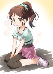  ayase_honoka between_legs black_leggings black_shirt brown_eyes brown_hair commentary_request cross-laced_footwear dutch_angle female full_body green_scrunchie green_shirt hair_ornament hair_scrunchie hand_between_legs idolmaster idolmaster_cinderella_girls leaning_forward leggings light_blush looking_at_viewer medium_hair miniskirt open_mouth osamada_meika pleated_skirt ponytail puffy_short_sleeves puffy_sleeves purple_skirt scrunchie shirt shoes short_sleeves sitting skirt skirt_over_leggings smile solo sweat tank_top v_arms wariza white_footwear 