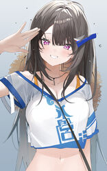  absurdres arm_up black_hair blue_bow bow breasts brown_hat cleavage collarbone commentary_request crop_top crop_top_overhang female grey_background grin hairbow hat hat_on_back highres kamioka_shun&#039;ya long_hair medium_breasts navel one_side_up original purple_eyes shirt simple_background smile solo straw_hat very_long_hair water_drop white_shirt 