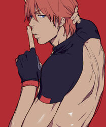  1boy arm_behind_head bad_id bad_pixiv_id bare_back blue_eyes finger_to_mouth fingerless_gloves from_behind gloves lips looking_at_viewer looking_back male_focus orange_hair profile red_background saida_nika shinkai_hayato shushing simple_background skin_tight solo tareme yowamushi_pedal 