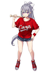  absurdres alternate_costume bare_legs baseball_bat baseball_uniform blue_shorts bow breasts carrying_over_shoulder closed_mouth commentary cross-laced_footwear denim denim_shorts female full_body g9_(jiiku) grey_hair hair_between_eyes hair_ornament hairbow hairclip hand_on_own_hip highres higuchi_kaede hiroshima_touyou_carp holding holding_baseball_bat long_hair looking_at_viewer medium_breasts mole mole_under_eye nijisanji nippon_professional_baseball ponytail purple_eyes red_footwear red_shirt shirt shoes short_shorts short_sleeves shorts simple_background smile sneakers solo sportswear sweatband thighs virtual_youtuber white_background wristband 