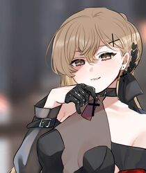  bare_shoulders black_gloves blush breasts brown_eyes choker collarbone detached_sleeves female girls&#039;_frontline gloves grin half_gloves highres korean_commentary light_brown_hair medium_breasts ppk_(girls&#039;_frontline) ppk_(mod3)_(girls&#039;_frontline) ribbon smile smug solo tuguoji 