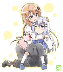  2girls blue_eyes blue_hair blush gochuumon_wa_usagi_desu_ka? gochuumon_wa_usagi_desuka? hoto_cocoa hug kafuu_chino kueru multiple_girls one_eye_closed open_mouth orange_hair purple_eyes 