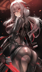  armored_bodysuit ass black_bodysuit blush bodysuit breasts closed_mouth female from_behind goddess_of_victory:_nikke grey_hair hair_between_eyes highres himonoata large_breasts long_hair looking_at_viewer mole mole_on_ass official_alternate_costume red_eyes scarlet_(black_shadow)_(nikke) scarlet_(nikke) solo weapon 