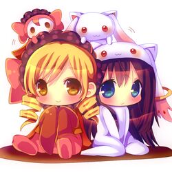  2girls :3 akemi_homura blonde_hair blue_eyes blush charlotte_(madoka_magica) charlotte_(madoka_magica)_(cosplay) chibi chocolat_(momoiro_piano) commentary_request cosplay drill_hair frills hat kyubey_(cosplay) kyuubee long_hair looking_at_viewer mahou_shoujo_madoka_magica mahou_shoujo_madoka_magica_(anime) maid_headdress monster multiple_girls simple_background sitting smile tareme tomoe_mami twin_drills twintails wariza white_background yellow_eyes 