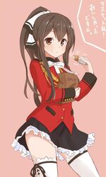  aiguillette akagi_(kancolle) alternate_hairstyle amagi_brilliant_park bad_id bad_twitter_id bag bow cosplay croquette female food frilled_skirt frills hair_ribbon highres holding holding_food jpeg_artifacts kantai_collection leg_ribbon long_hair paper_bag pink_background ponytail ribbon sento_isuzu sento_isuzu_(cosplay) simple_background skirt smile solo takehana_note thigh_ribbon thighhighs thighs translation_request uniform white_thighhighs 