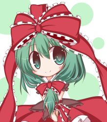  bow commentary_request female front_ponytail green_eyes green_hair hairbow kagiyama_hina komakoma_(magicaltale) long_hair puffy_sleeves short_sleeves smile solo touhou 