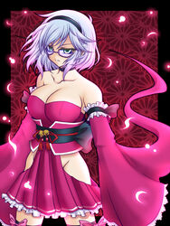  bare_hips bare_shoulders breasts cleavage commentary_request detached_sleeves female glasses groin hairband hiou_kaede hip_vent kisaragi_you silver_hair solo strapless vanguard_princess 