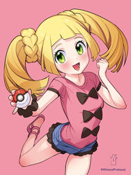  blonde_hair blue_shorts blush bow clenched_hand commentary_request cosplay eyelashes female green_eyes highres holding holding_poke_ball kinocopro leg_up lillie_(pokemon) looking_at_viewer lower_teeth_only open_mouth pink_background pink_footwear pink_shirt poke_ball poke_ball_(basic) pokemon pokemon_sm pokemon_xy shauna_(pokemon) shauna_(pokemon)_(cosplay) shirt shoes short_sleeves shorts simple_background solo teeth tongue twintails twitter_username watermark wrist_cuffs 