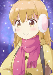  :&gt; backpack bag brown_eyes brown_hair coat commentary_request doyagao earmuffs female hair_ornament hairclip harunatsu_akito hetare_ane highres long_hair looking_at_viewer md5_mismatch scarf shinomura_mana smile smug snowing solo v-shaped_eyebrows winter_clothes winter_coat 