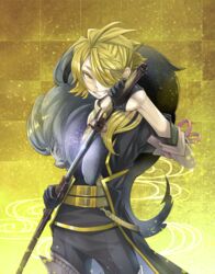  1boy black_gloves blonde_hair commentary_request cowboy_shot gloves grin highres katana long_hair looking_at_viewer male_focus ootachi ryouku shishiou_(touken_ranbu) shishiou_no_mofumofu smile solo sword touken_ranbu weapon yellow_eyes 