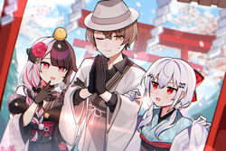  1boy 2girls black_gloves black_hair braid brown_eyes brown_hair commentary_request fedora gloves grey_hair hakase_fuyuki hat japanese_clothes kagami_hayato kimono long_hair low_twintails multicolored_hair multiple_girls new_year nijisanji outdoors pink_eyes red_eyes smc-gumi_(nijisanji) smile split-color_hair streaked_hair twin_braids twintails two-tone_hair virtual_youtuber waka_(wk4444) yorumi_rena 