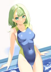  a.i._voice blonde_hair blue_one-piece_swimsuit breasts competition_swimsuit covered_navel female green_eyes green_hair highres looking_at_viewer medium_breasts medium_hair minase_nagi multicolored_hair one-piece_swimsuit poolside solo streaked_hair swimsuit tsunose_kotone two-tone_swimsuit water 