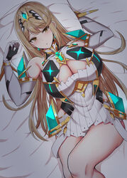  arm_guards backless_dress backless_outfit bare_legs bare_shoulders blonde_hair blush breasts chest_jewel cleavage cleavage_cutout clothing_cutout dress earrings elbow_gloves female gloves highres jewelry large_breasts long_hair looking_at_viewer lying microdress mythra_(xenoblade) noeomi on_back open_mouth short_dress solo swept_bangs thigh_strap thighs tiara white_dress white_gloves xenoblade_chronicles_(series) xenoblade_chronicles_2 yellow_eyes 