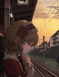  asagi_noko blonde_hair bow bowtie cloud collar commentary_request dusk expressionless female frilled_collar frilled_hairband frills green_eyes hairband hairbow hand_on_own_chest highres idolmaster idolmaster_cinderella_girls lolita_hairband long_sleeves outdoors overhead_line profile railroad_tracks red_bow red_bowtie sakurai_momoka scenery short_hair sign sky solo train_station train_station_platform tree twilight upper_body utility_pole wavy_hair 