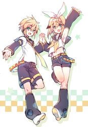  2boys chung_seiker commentary_request cosplay elsword fury_guardian_(elsword) hair_ribbon kagamine_len kagamine_len_(cosplay) kagamine_rin kagamine_rin_(cosplay) male_focus microphone midriff multiple_boys navel otoko_no_ko partial_commentary ribbon shooting_guardian_(elsword) siblings smile twins vocaloid wanko_(takohati8) 