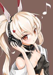  absurdres adjusting_headphones ayanami_(azur_lane) ayanami_(retrofit)_(azur_lane) ayanami_(rock_&#039;n&#039;_demon)_(azur_lane) azur_lane blonde_hair breasts brown_eyes cleavage commentary_request female from_above headphones highres limitlimlim long_hair looking_at_viewer looking_up musical_note parted_lips ponytail simple_background solo 