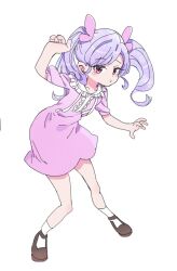  bare_arms bare_legs brown_shoes center_frills commentary dalidari27 dress female frilled_shirt_collar frills highres kimi_no_koto_ga_dai_dai_dai_dai_daisuki_na_100-nin_no_kanojo long_hair looking_at_viewer momi_momiji pink_dress pout purple_hair red_eyes shoes short_sleeves simple_background socks solo twintails white_background white_socks 
