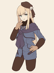  bad_id bad_pixiv_id beret black_hat black_pantyhose blonde_hair blue_eyes blush brown_background brown_gloves brown_hat brown_pantyhose commentary_request contrapposto cropped_legs fate_(series) female flower gloves green_eyes grin hand_on_own_hip hand_up hat highres jacket long_hair long_sleeves looking_at_viewer lord_el-melloi_ii_case_files lq_saku pantyhose reines_el-melloi_archisorte scarf simple_background smile solo teeth tilted_headwear white_flower 