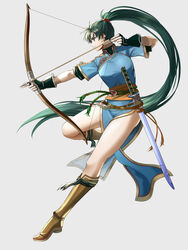  aiming archery blue_dress boots bow_(weapon) breasts brown_footwear closed_mouth delsaber dress earrings female fingerless_gloves fire_emblem fire_emblem:_the_blazing_blade floating_hair from_side full_body gloves green_eyes green_hair grey_background hair_tie highres holding holding_bow_(weapon) holding_weapon jewelry knee_boots long_hair lyn_(fire_emblem) mani_katti_(fire_emblem) pelvic_curtain ponytail profile rope_belt sash side_slit simple_background solo spread_legs sword tassel very_long_hair weapon 