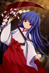  blue_hair blunt_bangs bow commentary_request dutch_angle female furude_rika hakama hakama_skirt highres higurashi_no_naku_koro_ni japanese_clothes lantern long_hair long_sleeves miko purple_eyes red_hakama scythe shide skirt solo standing uzu_hi wooden_lantern 