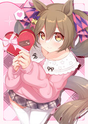  animal_ears argyle_background bananatsukis blush border bow box brown_hair closed_mouth commentary_request cowboy_shot female hair_between_eyes hairbow heart heart-shaped_box highres horse_ears horse_girl horse_tail long_sleeves looking_at_viewer medium_hair official_alternate_costume outside_border pink_background pink_sweater plaid plaid_skirt skirt smart_falcon_(umamusume) smile solo spoken_heart sweater tail thighhighs umamusume white_border white_thighhighs yellow_eyes 