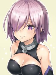  breasts cleavage collarbone commentary_request fate/grand_order fate_(series) female green_background hair_over_one_eye highres mash_kyrielight medium_breasts pink_hair purple_eyes shinno shiny_clothes short_hair simple_background smile solo upper_body white_background 