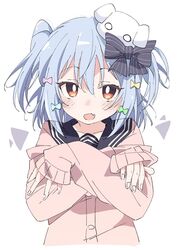  1boy black_bow black_sailor_collar blue_bow blue_hair bow bright_pupils commentary_request crossdressing dog_hair_ornament green_bow hair_between_eyes hair_ornament hairbow inuyama_tamaki inuyama_tamaki_(1st_costume) ixy light_blue_hair long_sleeves looking_at_viewer male_focus noripro open_mouth orange_eyes otoko_no_ko pink_bow sailor_collar short_hair simple_background sleeves_past_wrists smile solo striped striped_bow upper_body virtual_youtuber white_background white_pupils yellow_bow 