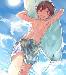  1boy blue_eyes blue_sky brown_hair carrying_overhead cloud commentary_request day dutch_angle floral_print groin holding holding_surfboard looking_at_viewer male_focus male_swimwear nayoshi_(r-744) nipples original outdoors sky smile solo surfboard swim_trunks walking wet 