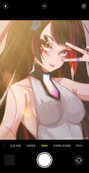  absurdres arrow_(symbol) bad_id bad_pixiv_id bare_shoulders black_hair breasts collarbone commentary english_commentary facial_mark female grey_shirt hand_up highres long_hair multicolored_hair red_hair reirei_studio selfie shirt sleeveless sleeveless_shirt small_breasts solo streaked_hair suzuhana_rin translation_request upper_body v_over_eye very_long_hair virtual_youtuber yellow_eyes yuuta_(yuuta0312) 