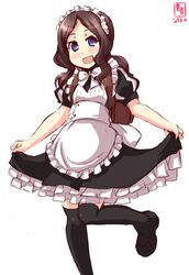  apron artist_logo black_thighhighs blue_eyes brown_hair dated fate/grand_order fate_(series) female frilled_apron frills highres kanon_(kurogane_knights) leonardo_da_vinci_(fate) leonardo_da_vinci_(rider)_(fate) leonardo_da_vinci_(rider)_(second_ascension)_(fate) long_hair maid maid_apron maid_headdress parted_bangs signature simple_background skirt_hold smile solo thighhighs white_apron white_background zettai_ryouiki 