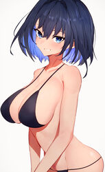  bikini black_bikini blue_eyes blue_hair blush breasts collarbone commentary female getto grin hair_between_eyes hair_intakes highres hololive hololive_english large_breasts looking_at_viewer ouro_kronii short_hair sideboob simple_background smile solo standing swimsuit symbol-only_commentary teeth virtual_youtuber white_background 