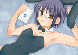  animal_ears book eryu female glasses nagato_yuki playboy_bunny rabbit_ears short_hair solo suzumiya_haruhi_no_yuuutsu 