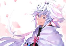  1boy akamiso_(k074510) bishounen cloak commentary_request fate/stay_night fate_(series) highres long_hair looking_at_viewer male_focus merlin_(fate) purple_eyes smile solo white_hair 