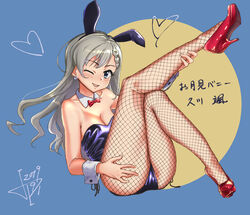  animal_ears black_leotard blue_background blue_eyes bow bowtie braid braided_bangs breasts circle commentary_request dated detached_collar fake_animal_ears female fishnet_pantyhose fishnets full_body grey_hair high_heels highres hisakawa_hayate idolmaster idolmaster_cinderella_girls jun_piro leg_up leotard long_hair looking_at_viewer medium_breasts one_eye_closed pantyhose playboy_bunny rabbit_ears red_bow red_bowtie red_footwear shiny_clothes signature sitting smile solo strapless strapless_leotard translated tsukimi wrist_cuffs 