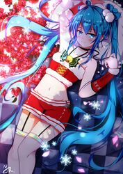  alternate_costume aqua_eyes aqua_hair arms_up bare_shoulders bell blush chinese_commentary christmas collar commentary_request double_bun female flower fur_trim hair_between_eyes hair_bun hair_ornament hatsune_miku highres long_hair looking_at_viewer navel neck_bell petals pillow qingye_ling red_flower shorts smile snowflakes sparkle thighhighs tiles twintails very_long_hair vocaloid 