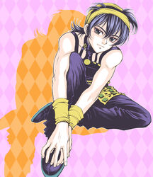  1boy argyle_background baitu commentary_request full_body green_eyes hairband jojo_no_kimyou_na_bouken male_focus narancia_ghirga outline photoshop_(medium) purple_hair sitting smile solo wristband 