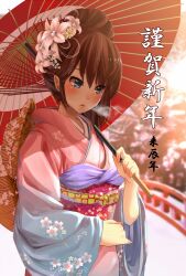  blue_eyes blurry blush breath bridge brown_hair commentary_request depth_of_field female floral_print flower hair_flower hair_ornament hair_up japanese_clothes kimono new_year obi oil-paper_umbrella original sash solo translated umbrella upper_body yoo_(tabi_no_shiori) 