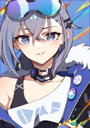  absurdres blue_eyes bra_strap choker commentary_request eyewear_on_head female fur-trimmed_jacket fur_trim grey_hair grin hair_between_eyes highres honkai:_star_rail honkai_(series) jacket long_hair looking_at_viewer parted_lips patatatan shirt silver_wolf_(honkai:_star_rail) single-shoulder_shirt single_bare_shoulder smile solo sunglasses upper_body white_shirt 