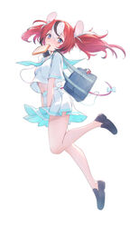  absurdres animal_charm animal_ear_fluff animal_ears bag bag_charm black_footwear blue_bag blue_eyes blue_sailor_collar bread bread_slice breasts charm_(object) female food full_body hair_between_eyes hakos_baelz headphones headphones_around_neck highres hololive hololive_english legs loafers long_hair looking_at_viewer miniskirt mouse_ears mouse_girl mouse_tail mouth_hold mr._squeaks_(hakos_baelz) multicolored_hair navel pleated_skirt sailor_collar school_bag school_uniform shirt shoes short_sleeves shoulder_bag simple_background skirt small_breasts solo stomach streaked_hair tail thighs tokisaka_makoto twintails virtual_youtuber white_background 