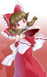  bare_shoulders bow brown_hair commentary_request cup detached_sleeves female hair_tubes hairbow hakurei_reimu looking_at_viewer mizuki_hitoshi photoshop_(medium) red_background red_bow red_eyes sakazuki short_hair sidelocks simple_background smile solo touhou 