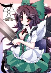  :3 absurdres arm_cannon black_wings bow breasts brown_hair cleavage commentary_request feathers female futase_hijiri green_bow hairbow highres long_hair medium_breasts messy_hair radiation_symbol red_eyes reiuji_utsuho solo third_eye touhou unyu weapon wings 