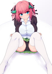  arms_behind_back ass black_cardigan black_panties black_ribbon blue_eyes blunt_bangs blush breasts butterfly_hair_ornament button_gap cardigan collarbone female from_above go-toubun_no_hanayome green_skirt hair_ornament highres knees_up large_breasts looking_at_viewer nakano_nino on_bed open_cardigan open_clothes panties pantyshot pink_hair ponponmaru ribbon short_hair sitting skirt smile solo thick_thighs thighhighs thighs two_side_up underwear v-shaped_eyebrows white_thighhighs 