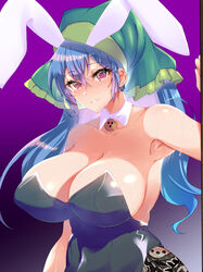  alternate_costume animal_ears arm_at_side armpit_crease armpits bare_shoulders black_pantyhose blush breasts cleavage closed_mouth commentary_request covered_navel covered_nipples detached_collar eyelashes fake_animal_ears female gradient_background green_headwear hair_between_eyes haniwa_(statue) haniyasushin_keiki head_scarf highres kurokan_(kokkyou_oudan) large_breasts lips long_hair looking_at_viewer nose_blush pantyhose playboy_bunny puffy_nipples purple_background purple_eyes rabbit_ears shiny_skin sidelocks smile solo standing sweat thighs touhou upper_body wing_collar 