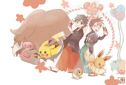  2boys :d alternate_costume bad_id bad_pixiv_id brown_hair bulbasaur charmander chase_(pokemon) closed_mouth commentary_request eevee green_hakama hachi_(hachi_sin) hakama hand_up highres holding japanese_clothes long_sleeves male_focus meltan multiple_boys open_mouth orange_hakama pikachu piloswine pokemon pokemon_(creature) pokemon_lgpe sandals short_hair smile squirtle standing swinub tabi trace_(pokemon) white_background white_legwear 