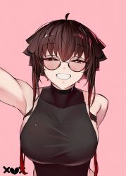  ahoge arm_behind_back bare_shoulders black_leotard blush breasts brown_hair collarbone covered_collarbone female glasses gradient_hair grin half-closed_eyes highres large_breasts leotard liz_(nin_fake) long_hair looking_at_viewer multicolored_hair nin_fake original pink_background red-tinted_eyewear red_eyes round_eyewear sideboob simple_background smile solo tinted_eyewear upper_body 