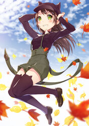  animal_ear_legwear animal_ears animal_hat autumn_leaves black_shirt blue_sky blurry blush brown_hair cabbie_hat cat_ear_legwear cat_ears cat_hat cloud cloudy_sky commentary_request day depth_of_field female floating_hair full_body green_eyes green_shorts grin hat highres knees_together_feet_apart leaf long_hair long_sleeves looking_up maple_leaf original outdoors overalls parted_lips shirt short_shorts shorts sky smile solo suspender_shorts suspenders thighhighs warabimochi_kinako 