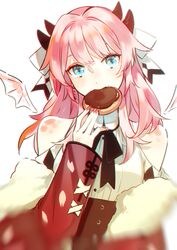  atelier_live bare_shoulders doughnut dragon_girl dragon_horns eris_elysia_(artist) female fingernails food green_eyes hair_ribbon horns kuzuryu_io long_sleeves looking_at_viewer oerba_yun_fang pink_hair ribbon virtual_youtuber white_background wings 