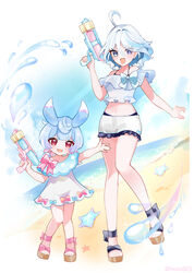  2girls absurdres ahoge bare_legs bare_shoulders beach blue_bow blue_eyes blue_hair bow chaena_(exmd3552) commentary_request crop_top full_body furina_(genshin_impact) genshin_impact height_difference highres holding holding_water_gun lumitoile_(genshin_impact) midriff multiple_girls navel off-shoulder_shirt off_shoulder pink_bow pink_eyes sandals shirt short_hair short_shorts short_sleeves shorts sigewinne_(genshin_impact) standing stomach water_gun white_shirt white_shorts 