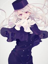  bad_id bad_twitter_id buttons capelet double-breasted dress fate/stay_night fate_(series) female fur_hat grey_background grey_hair hat head_tilt highres illyasviel_von_einzbern long_hair looking_at_viewer papakha parted_lips pink_eyes purple_capelet purple_dress purple_hat satsuki_(miicat) scarf simple_background smile solo upper_body white_scarf 