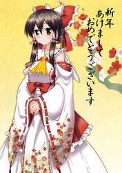  adapted_costume ascot black_hair blush bow collarbone commentary_request cowboy_shot detached_sleeves female floral_print gonzaburo hair_tubes hairbow hakurei_reimu japanese_clothes looking_at_viewer miko photoshop_(medium) red_bow red_eyes ribbon-trimmed_sleeves ribbon_trim smile solo touhou translation_request wide_sleeves 